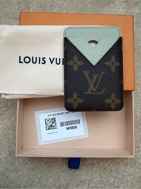 LOUIS VUITTON M25659 Porte Carte Magnetic Card holder MagSafe Smartphone